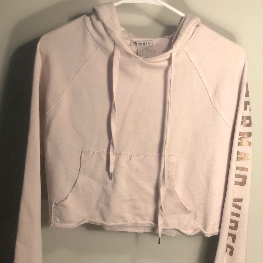 Small cropped forever 21 pullover sweatshirt